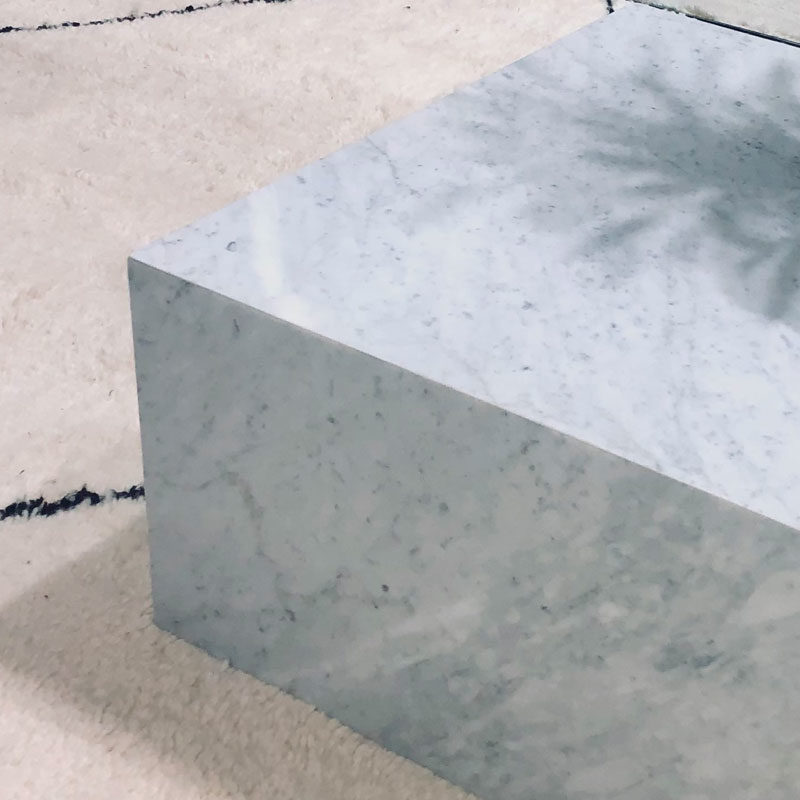 Table basse cube marbre Kasbah Design modèle Neyla blanc