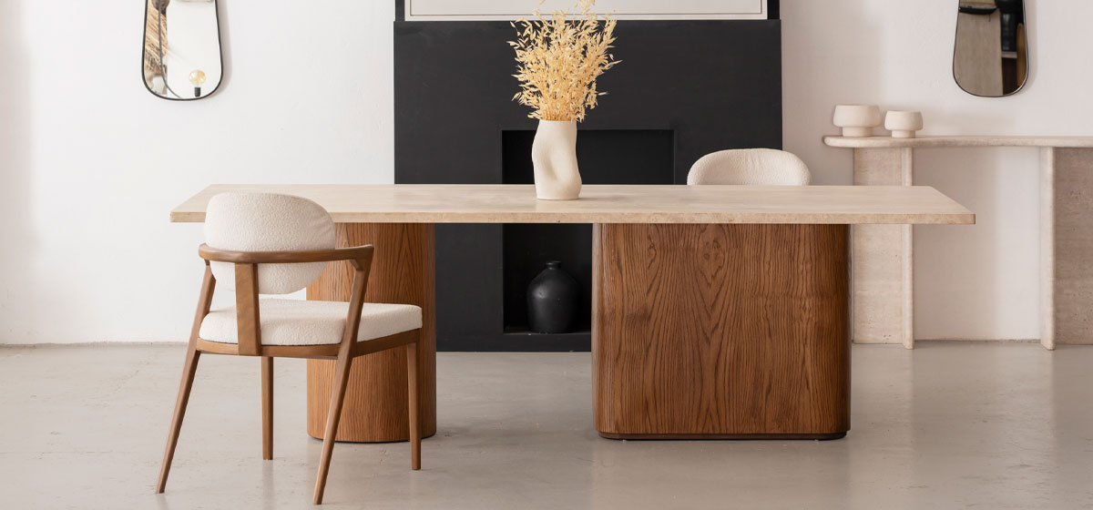 Table de repas Solea en travertin et bois Marrakech Kasbah Design